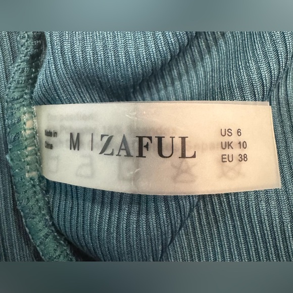 Bikini Bandeau Top and Cheeky Bottoms Size M(6) Removable Pads - Picture 4 of 6